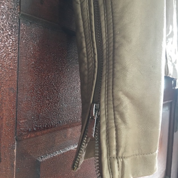 Express faux leather jacket - Picture 4 of 6